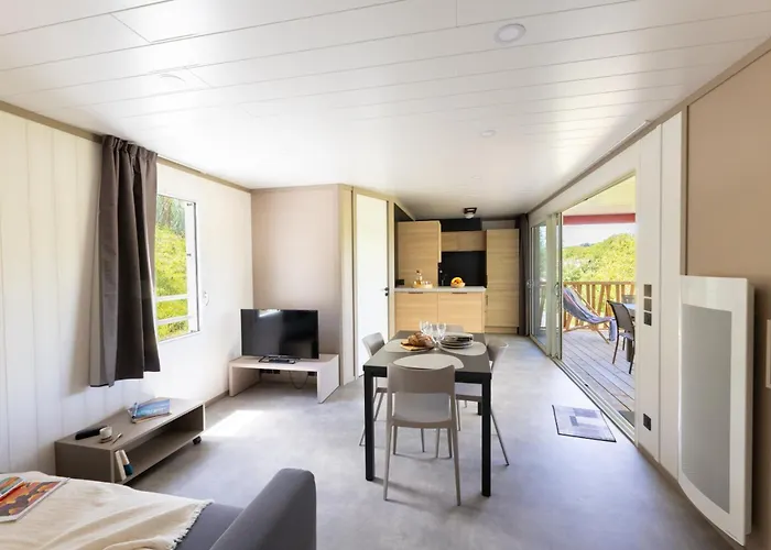 Chalet Haizea climatisé 2 à 4 pers 2 sdb calme avec piscine à Hasparren Pays Basque 25 min des plages
