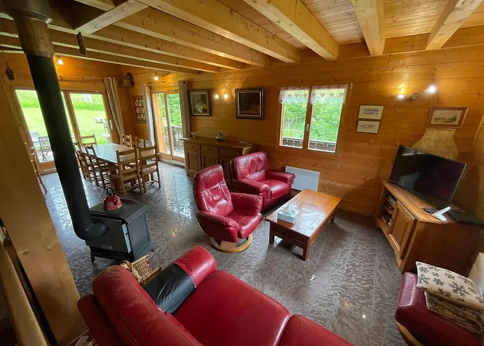 Chalet Spacieux Avec Wifi Et Animaux Acceptes, Garage Prive