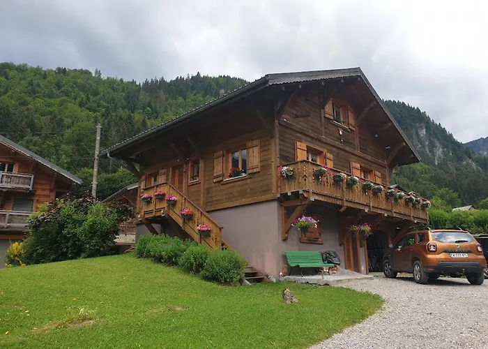 Chalet Spacieux Avec Wifi Et Animaux Acceptes, Garage Prive