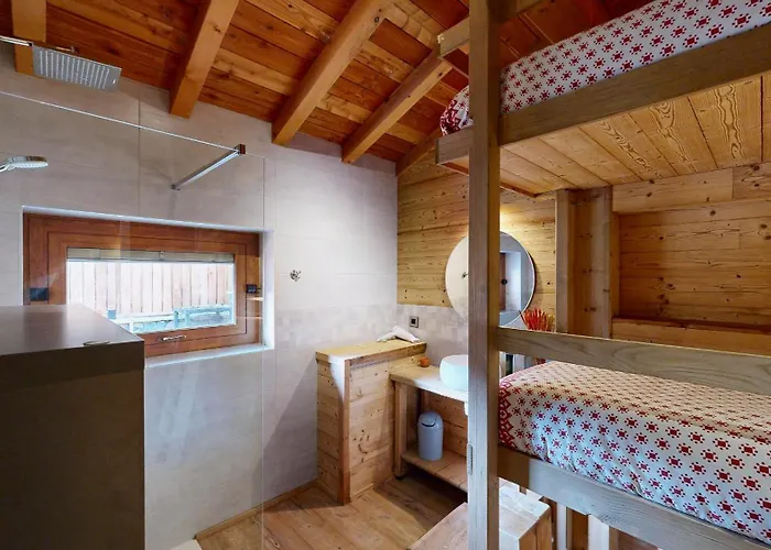 Chalet Grand Croix Avec Jacuzzi Privatif, Vue Montagnes, Local A Ski