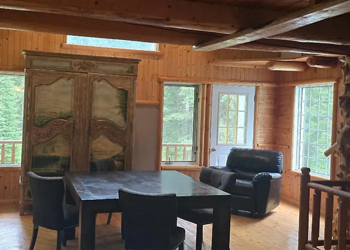 Rustic Executive Cabin At Beaverfoot