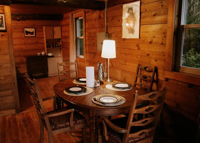 Rustic Woodland Cabin At Beaverfoot