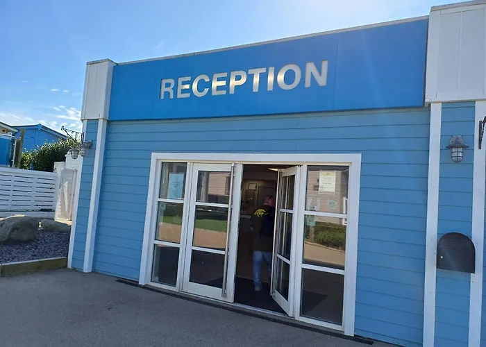 3 Bedroom Caravan - Sleeps 8 Parking Pets Beach
