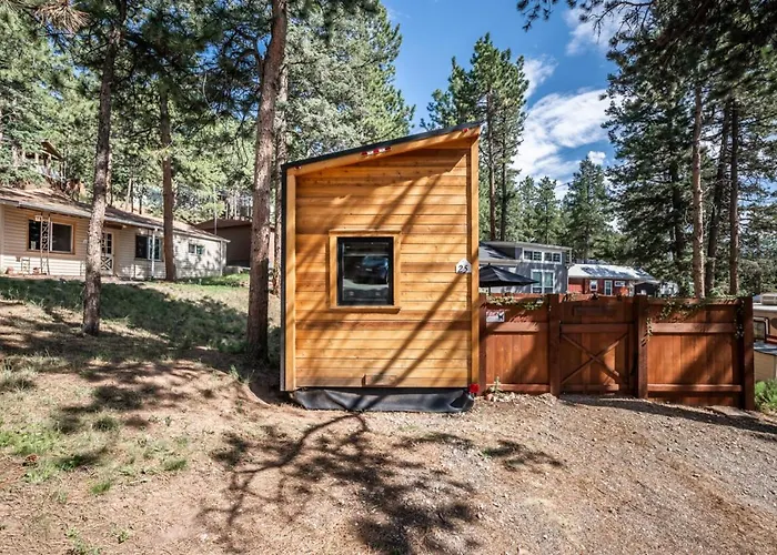 Luxury Glamping Tiny Haven, Firepit & Grill