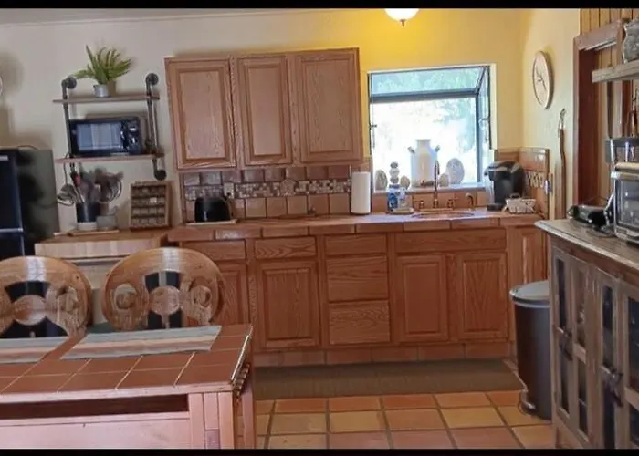 1948 Cottage With Today'S Amenities