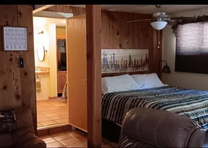 1948 Cottage With Today'S Amenities