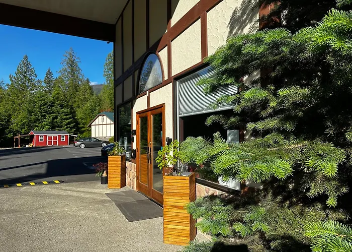 Lodge & Cabins