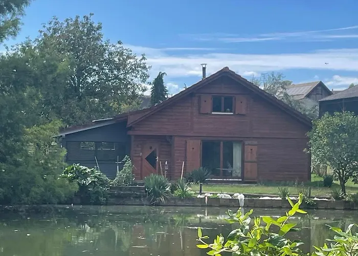 Chalet Au Bord D'Un Etang
