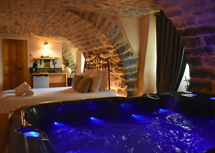 Hébergement insolite avec jacuzzi privatif Millau