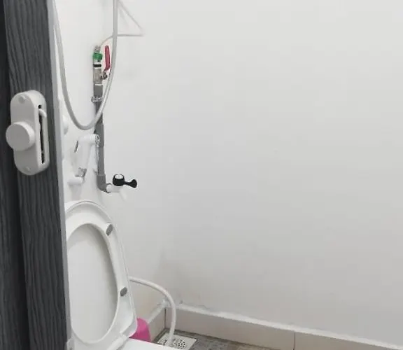 Inap Desa Hajah Yani, Kg Olak Lempit