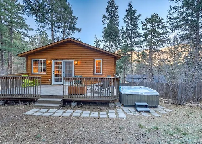 Chic Chalet W/ Hot Tub, Ping-Pong, Arcade Bball