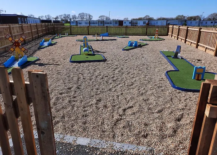 170, Two Bed Chalet On Sunbeach Holiday Park - Sleeps 5, Pet Friendly, Bed Linen And Towels Included Plus Wi-Fi Included - Only 300M From The Beach!