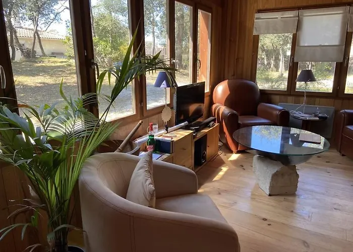 Chalet bois dans quartier calme - 4792