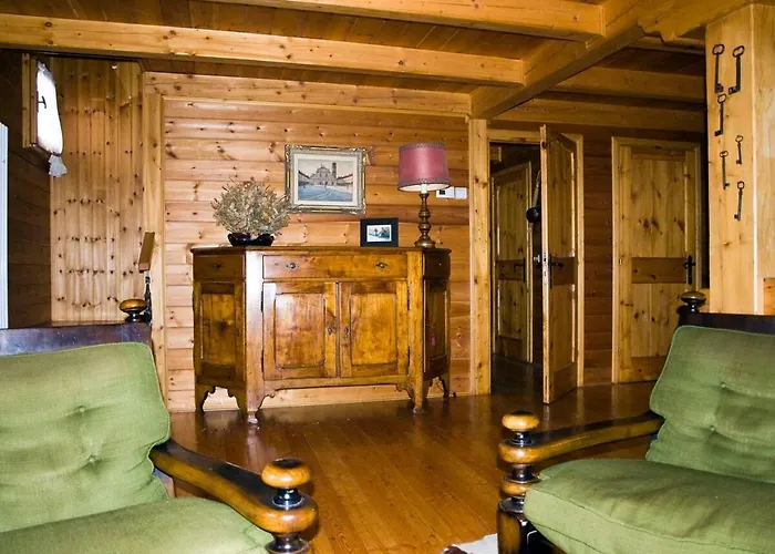 Chalet Tradizionale Con Bel Giardino