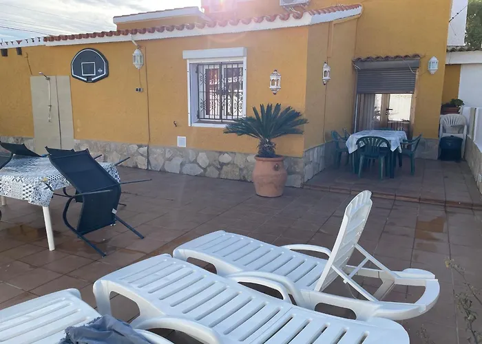 Villa With Garden And Pool In Denia