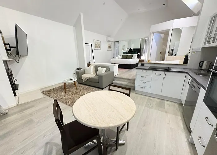 Gallery Walk Chalets - Tamborine Mountain