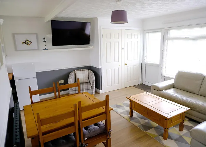 Chalet Bonair Spacious Comfortable 2 Bedroom Chalet Sleeping 4 Dartmouth