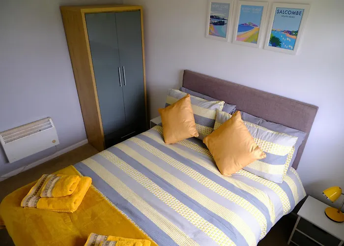 Chalet Bonair Spacious Comfortable 2 Bedroom Chalet Sleeping 4 Dartmouth