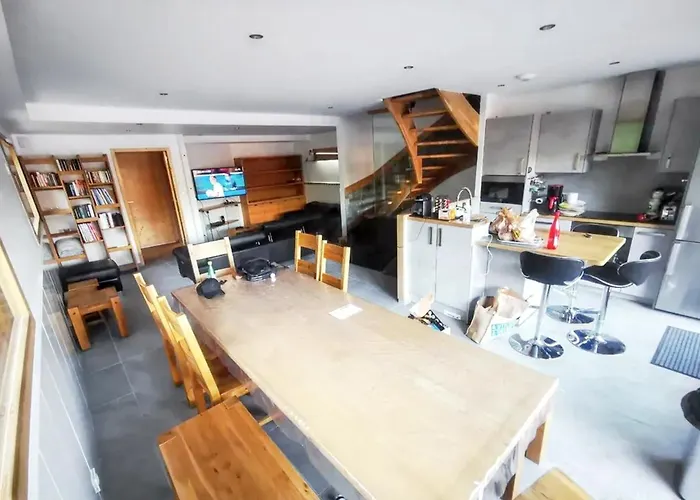 Chalet spacieux à Saint-Sorlin-d'Arves avec options de loisirs
