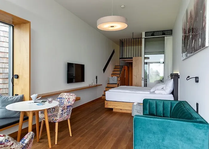 Design-Chalet Mit Teilseeblick, Pool, Spa & Restaurant