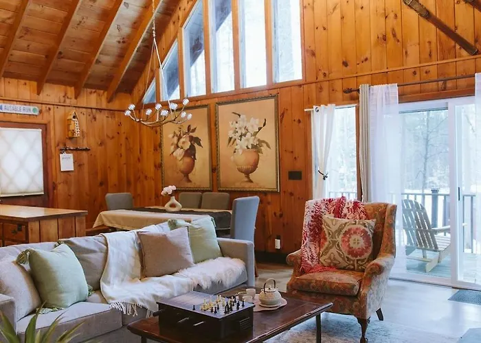 Cozy Cabin Near Lake Placid, Whiteface-King, Ice Barrel, Hot Tub