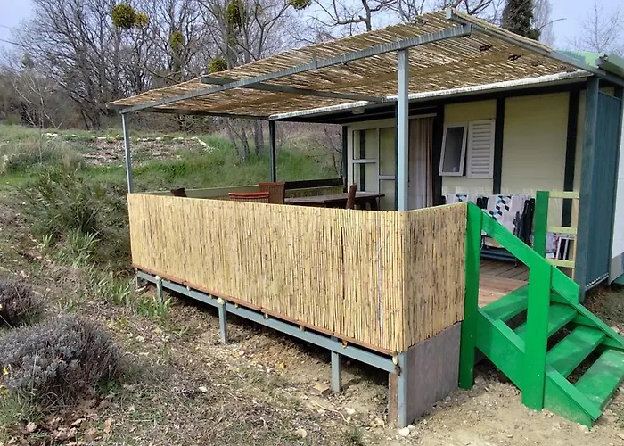 Chalets dans le Luberon