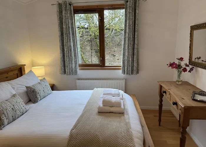 Walled Garden Lodges Loch Lomond