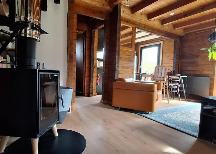 Chalet Confortable Et Tranquille
