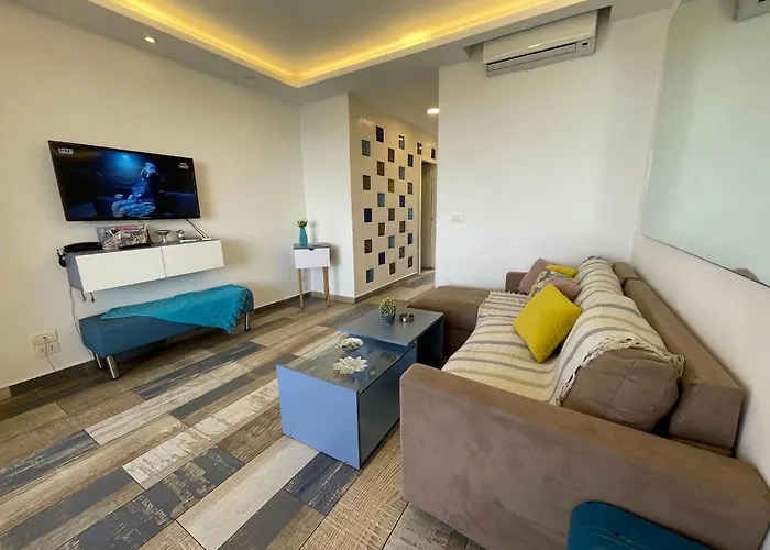 Chalet In Solemar,Renovated,Parking,Wifi Elec, 24 - 7
