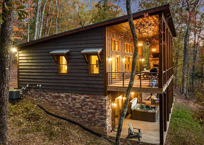 Chardonnay Chalet - Luxe Modern Chalet - Hot Tub, Wi-Fi, Fire Pit, Game Room, Amazing Deck - 15 Min To Blue Ridge