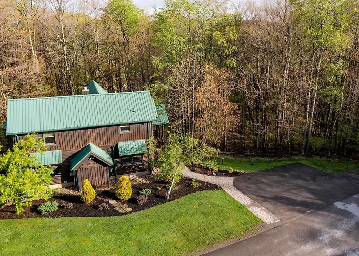 Log Chalet W Hot Tub & Bbq Grill