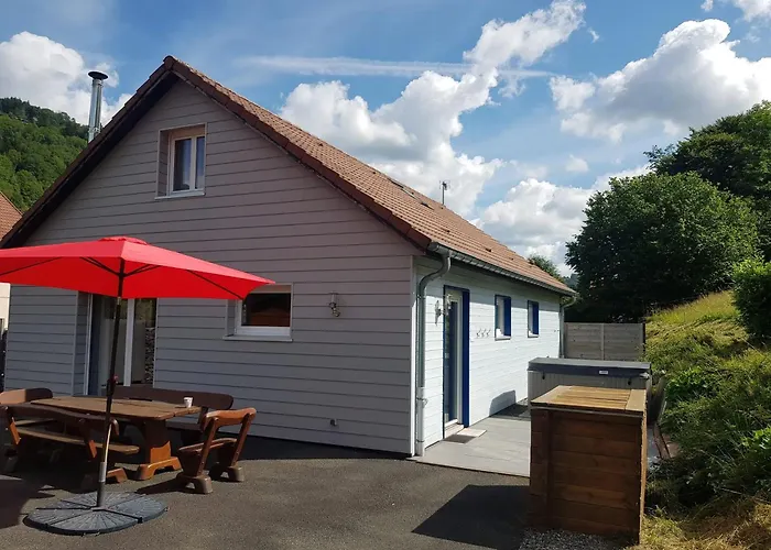 Chalet chaleureux à Cornimont avec piscine privée