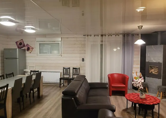 Chalet chaleureux à Cornimont avec piscine privée