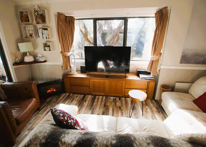 Mountain Retreat Suitable For 2 Families, Sleeps 8