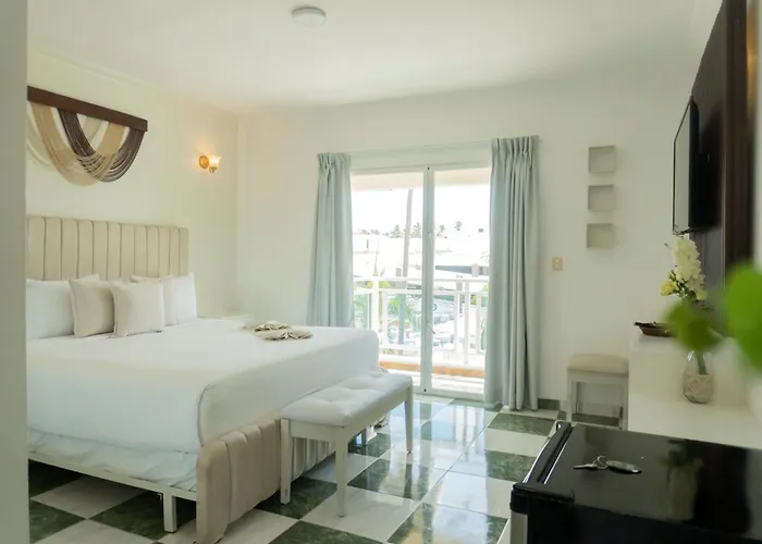 Pet Friendly hotel: Hotel Checkin El Cortecito