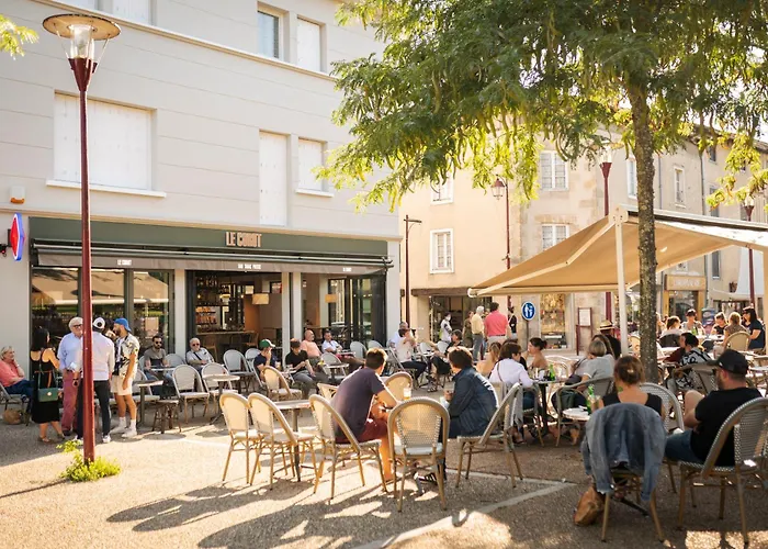 Hôtel accueillant les animaux: Appart'hôtel Le Corot - Accès Autonome - Saint-Junien Centre