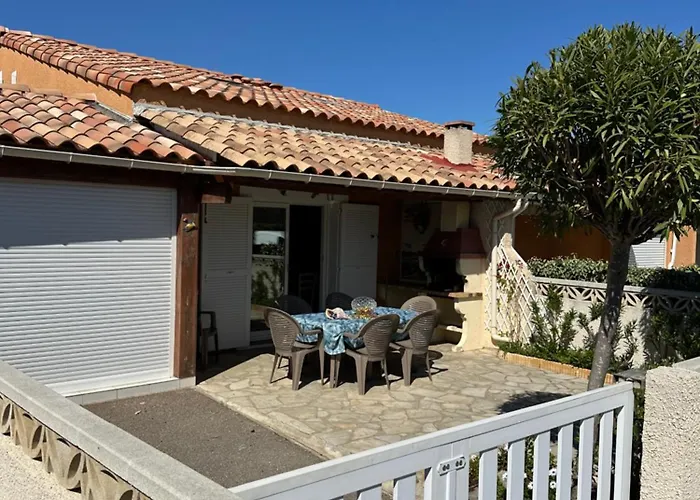 HOLIDAYLAND BAIE DES OLIVIERS VILLA 36m2 1chambre fermée 6 couchages ou VILLA 41M2 2chambres fermées 7 couchages