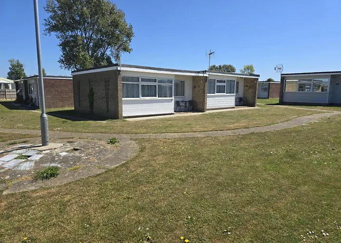 103 Sunbeach South Facing 2 Bed Chalet M And T Chalets