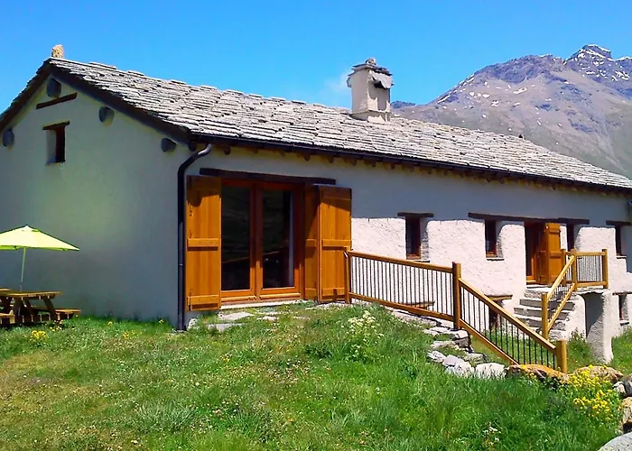 Chalet d'alpage de Savalin à 2000 mètres d'altitude au lac du Mont-Cenis
