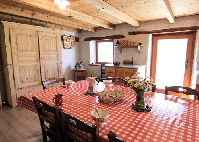 Chalet d'alpage de Savalin à 2000 mètres d'altitude au lac du Mont-Cenis