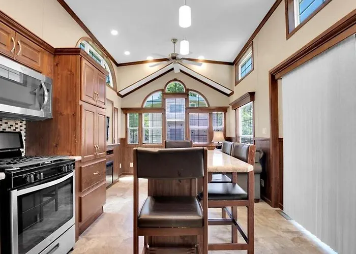 Lovely 1Br Cottage With Loft