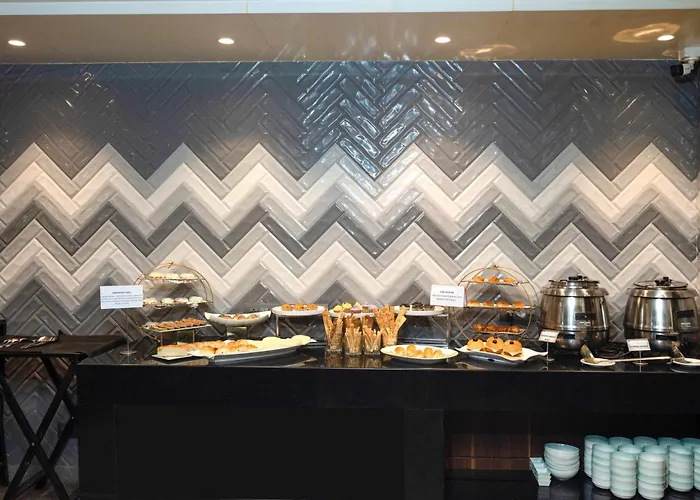 Hotel with Tennis: The Lagoona Resort