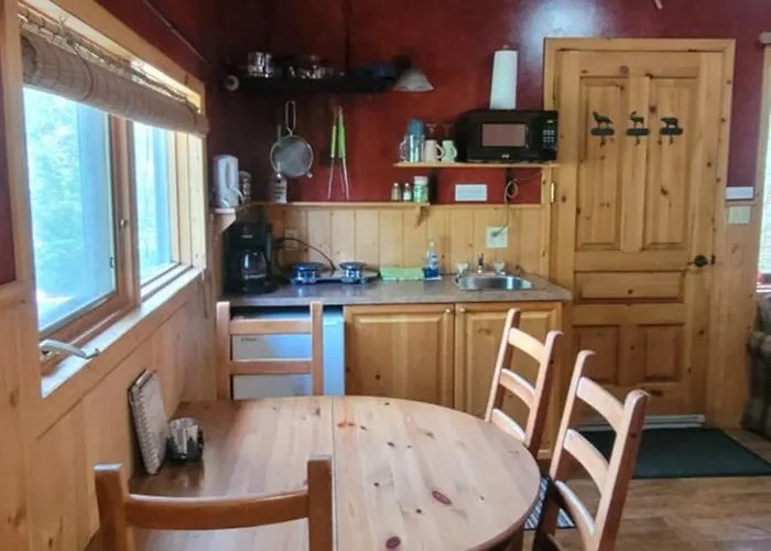 Beautiful Cabin Near Radium Hot Springs With Private Hot Tub