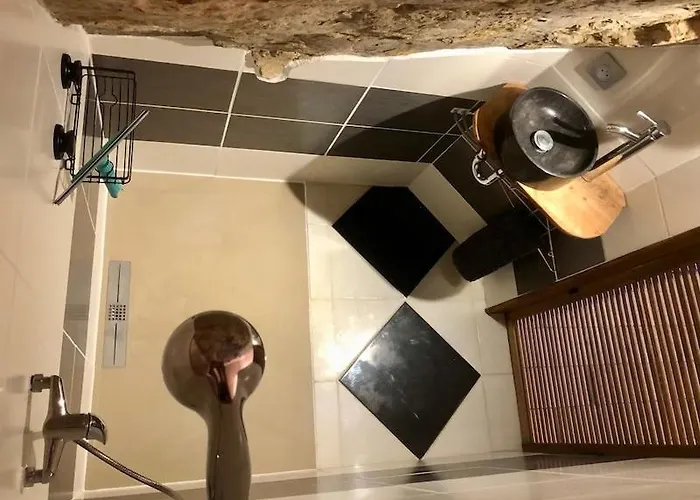 Semi-Troglodyte du Coustal