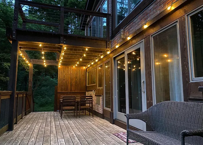 Mountain Lodge Retreat, Near New Paltz & Hikes