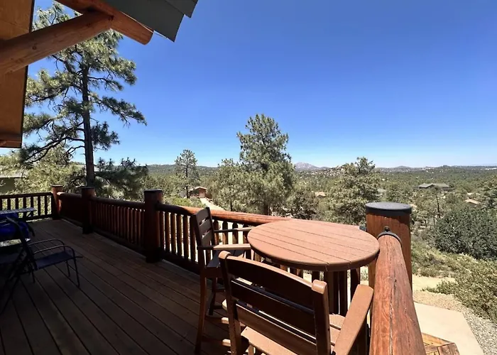 Hilltop Chalet- Stunning Views 3Mi From Downtown