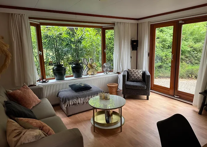 Fijn Chalet In Prachtige Natuur Met Airconditioning