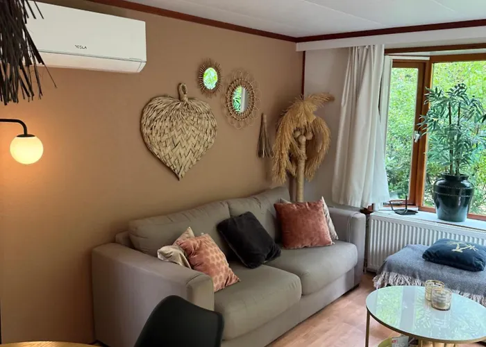 Fijn Chalet In Prachtige Natuur Met Airconditioning