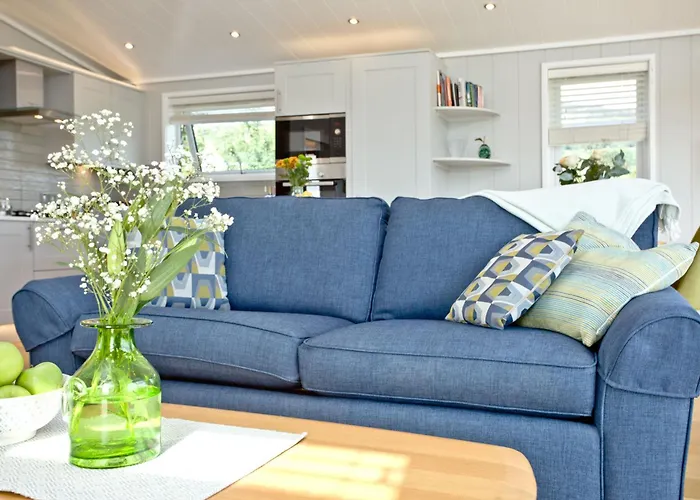 Perry Lodge, Strawberryfield Park - Hot Tub - Free Parking & Wifi