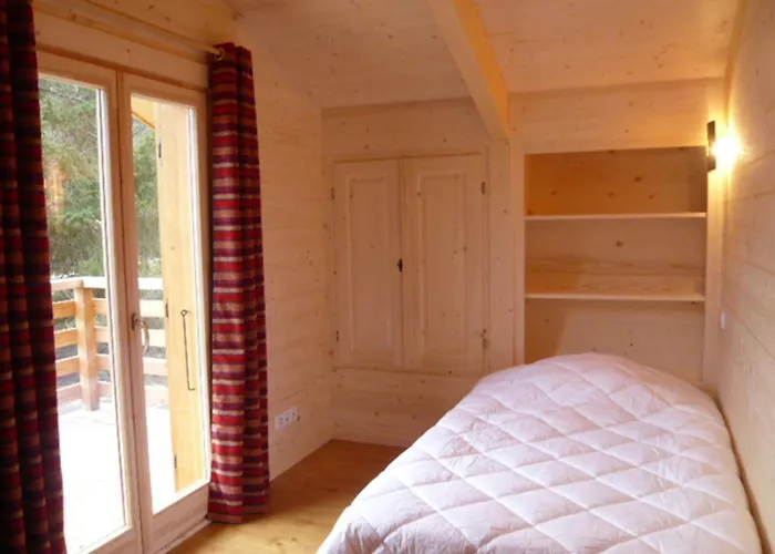 Chalet spacieux avec grand parc à Lans-en-Vercors - FR-1-515-15